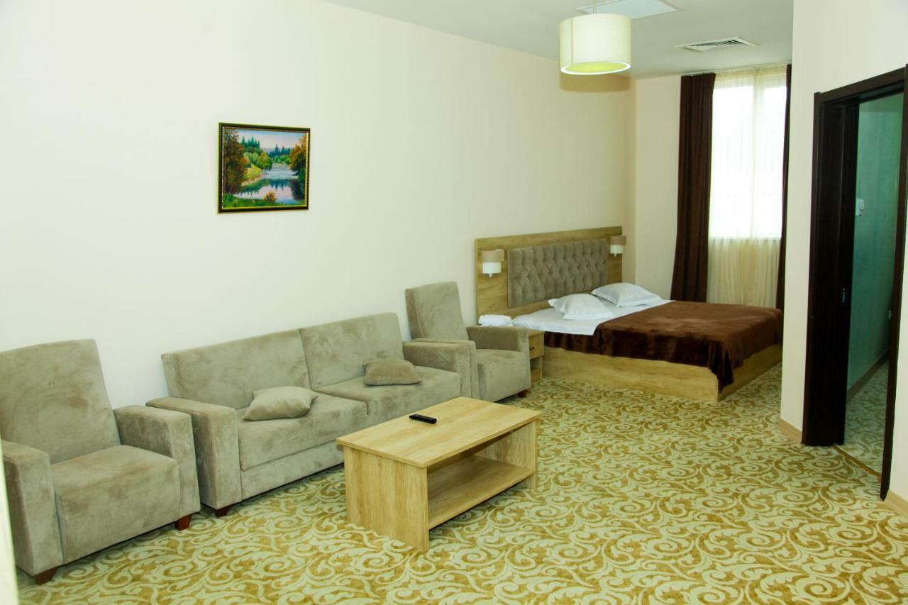 Hotel Grand Zugdidi Extérieur photo